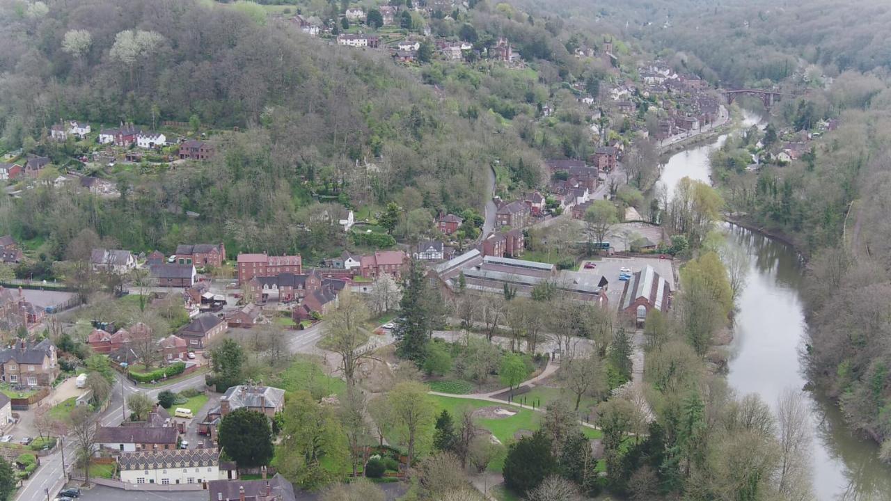 School Path Ironbridge Home With Roof Terrace Dış mekan fotoğraf