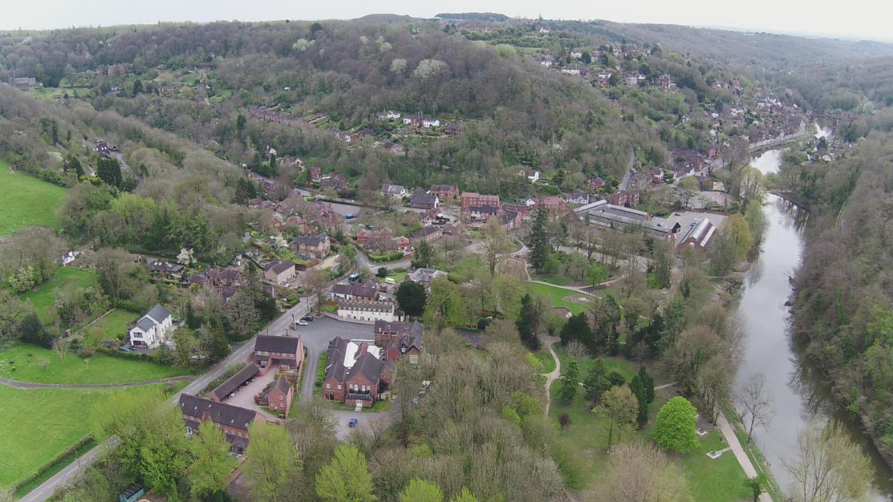 School Path Ironbridge Home With Roof Terrace Dış mekan fotoğraf